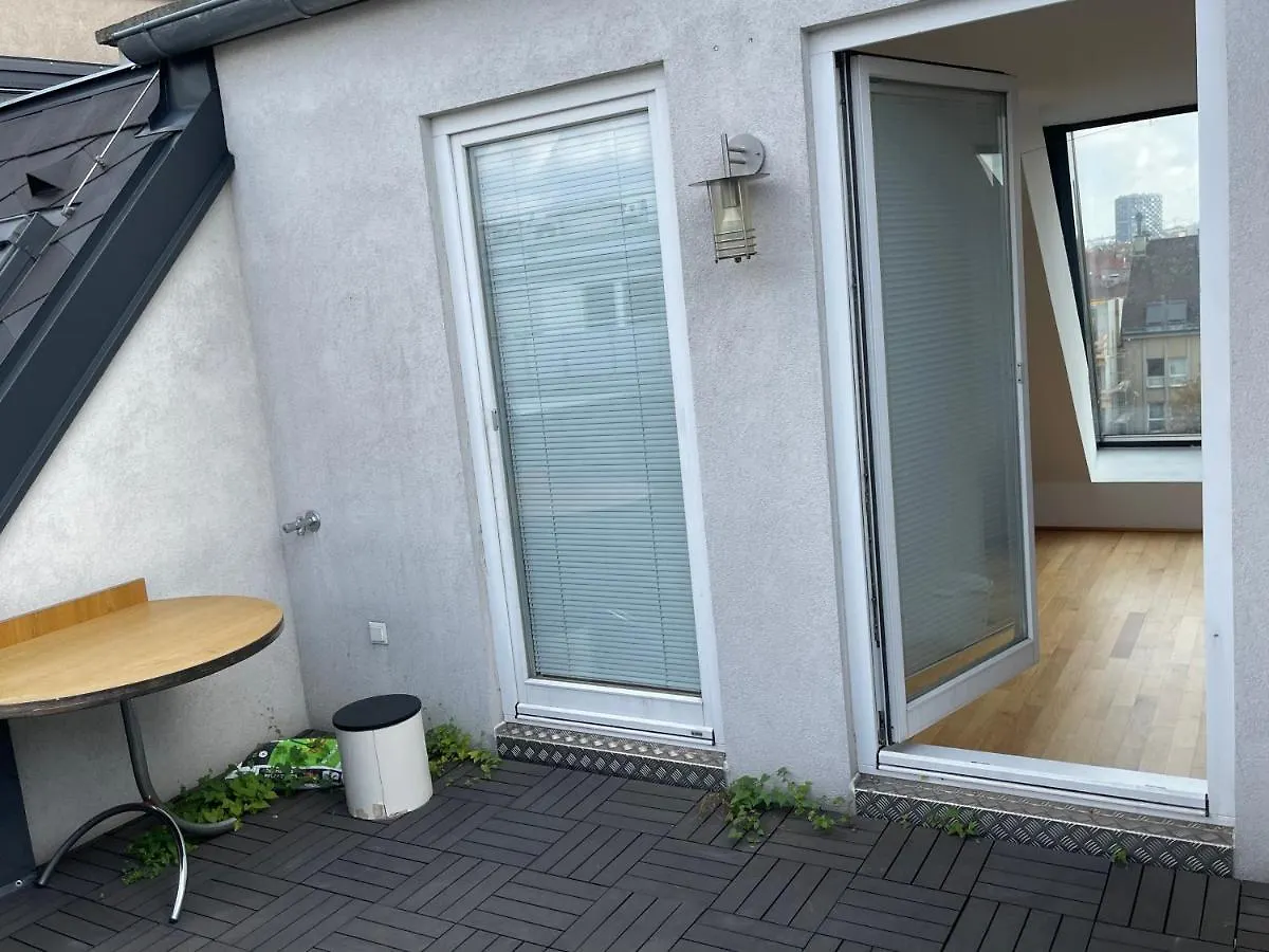 Rooftop Room With Terrace. Vídeň Ubytování v soukromí